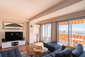 Wonderful sea-view 5-room apartment