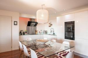 Wonderful sea-view 5-room apartment