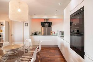 Wonderful sea-view 5-room apartment