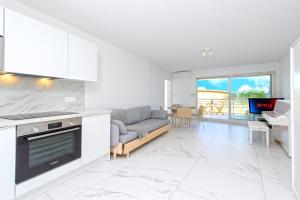 Proche Monaco - Joli deux pièces rénové - EN