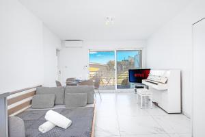 Proche Monaco - Joli deux pièces rénové - EN