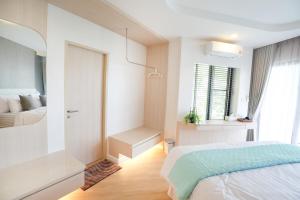 K5 Seaview Hillside 3BR and 1 Staff Quarter