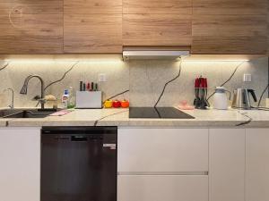 Armin Homes Corner 3 BRs with bathtub