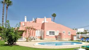 Vila Paraiso da Maria 5 quartos duas salas, jardim, piscina, varanda com churrasqueira e WIFI