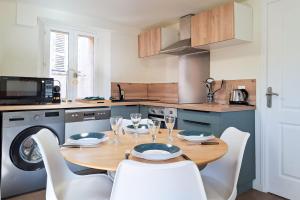 Cozy 1BR in the heart of the old village of Villeneuve-Loubet - BENAKEY