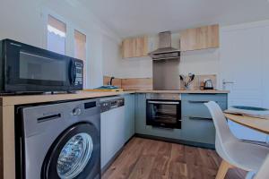 Cozy 1BR in the heart of the old village of Villeneuve-Loubet - BENAKEY