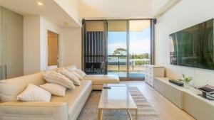 Leafy Retreat Spacious 2B Penthouse 1 Parking