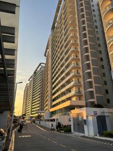 Positano Tower Beach view with PS4 - Azure Parañaque Resort