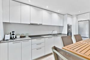 Modern apartment with rooftop pool Nueva Andalucía