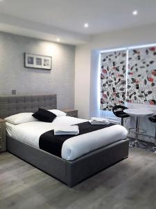 Imperial Court Suites