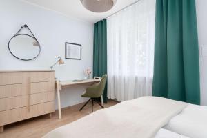 Azure Apartment Teatralna with Air Conditioning in Wrocław by Noclegi Renters