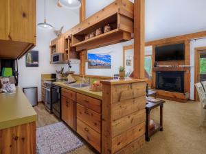 RMR: Hawthorne 222 Condo in The AspensWilsonWY