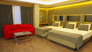 216 Eagle Palace Suite