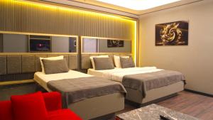 216 Eagle Palace Suite