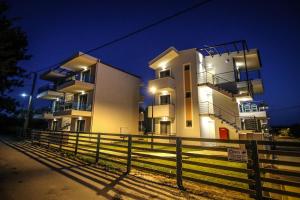 Amphipolis Deluxe Apartments