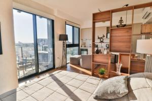 New Studio by Shop del Sol in Prime Location