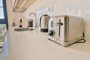 New Studio by Shop del Sol in Prime Location