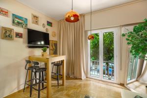 Urban Νest in Athens next to Caravel