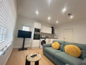 Two Cozy Rooms in a Residential Home