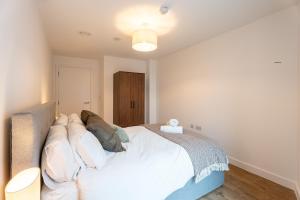 Luxury Penthouse - Prestigious City Views