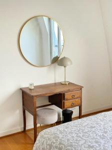 Celine 19 Montmartre Moment, Sacré Cœur View & Eiffel Tower