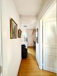 Celine 19 Montmartre Moment, Sacré Cœur View & Eiffel Tower