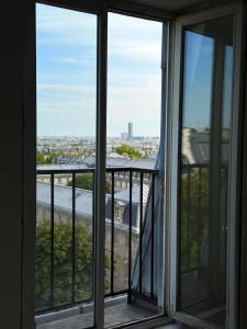 Celine 19 Montmartre Moment, Sacré Cœur View & Eiffel Tower