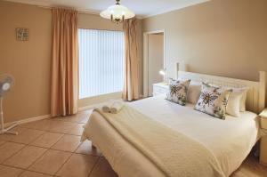 Dei Gratia, Langebaan, 8-sleeper