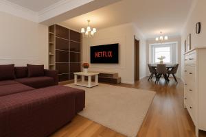 Mid Velvet Apartment, Free Parking, Self Check-in