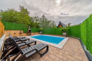 Nektarija Pool House