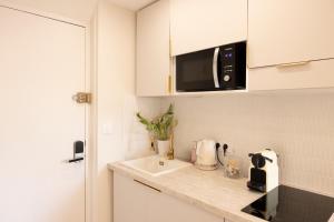 Elegant studio between train station and city center