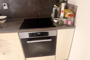 Cozy private house with free parking