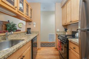 RMR: Cinquefoil 1614 Condo in The AspensWilsonWY