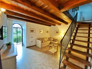 La Casa dei Ricordi - garage auto e moto a 650 m
