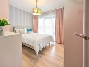 Kępa Mieszczańska Apartments by BookingHost