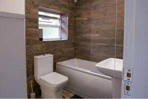 HouseSleeps6-Garden-Parking-Familly&Contractors