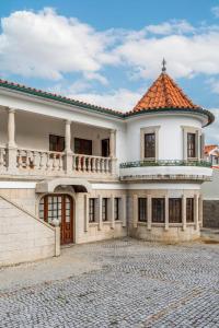 Calejo House – Pool & Sports & Grill Retreat