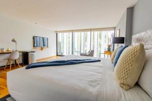 Capitalia Opulent Loft Chic Sleek Design