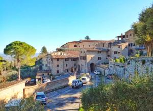 La Casa dei Ricordi - garage auto e moto a 650 m