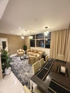 Wecation- Chic 2BR Damac Maison Cour Jardin Business Bay