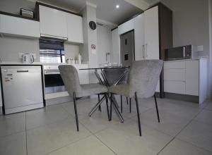 Sandton Smart Apartment Ten