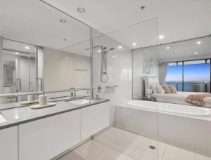 Sub-Penthouse Dream in Circle on Cavill - Hosted by Coastal Letting Co.