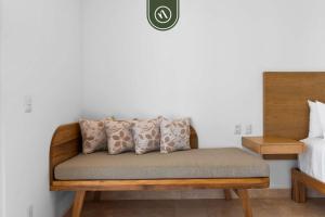 Brand New Oceanview Studio - Pools - Beach - Gym