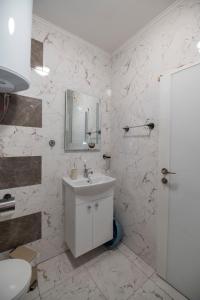 Apartment by the river 11