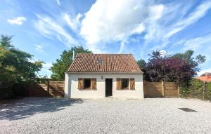 3 Bedroom Awesome Home In Zutkerque