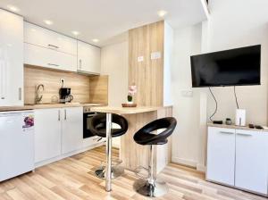 C24 Dorka Mini Studio