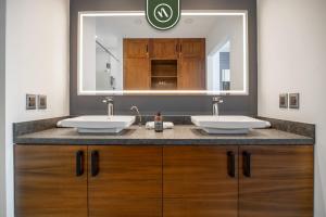 Luxury 2 BR Condo with Beachview - Rooftop Pool