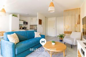 SELECT -T3 au coeur du Lavandou à proximité des commerces et des plages avec parking et piscine - EDEN-E31