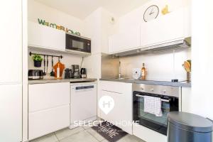 SELECT -T3 au coeur du Lavandou à proximité des commerces et des plages avec parking et piscine - EDEN-E31