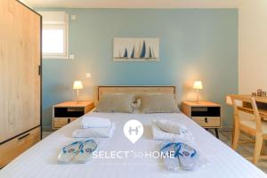 SELECT -T3 au coeur du Lavandou à proximité des commerces et des plages avec parking et piscine - EDEN-E31